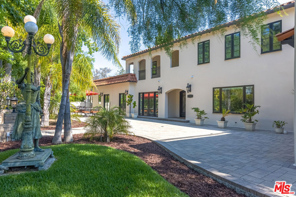 Property Photo:  734 Cumberland Road  CA 91202 