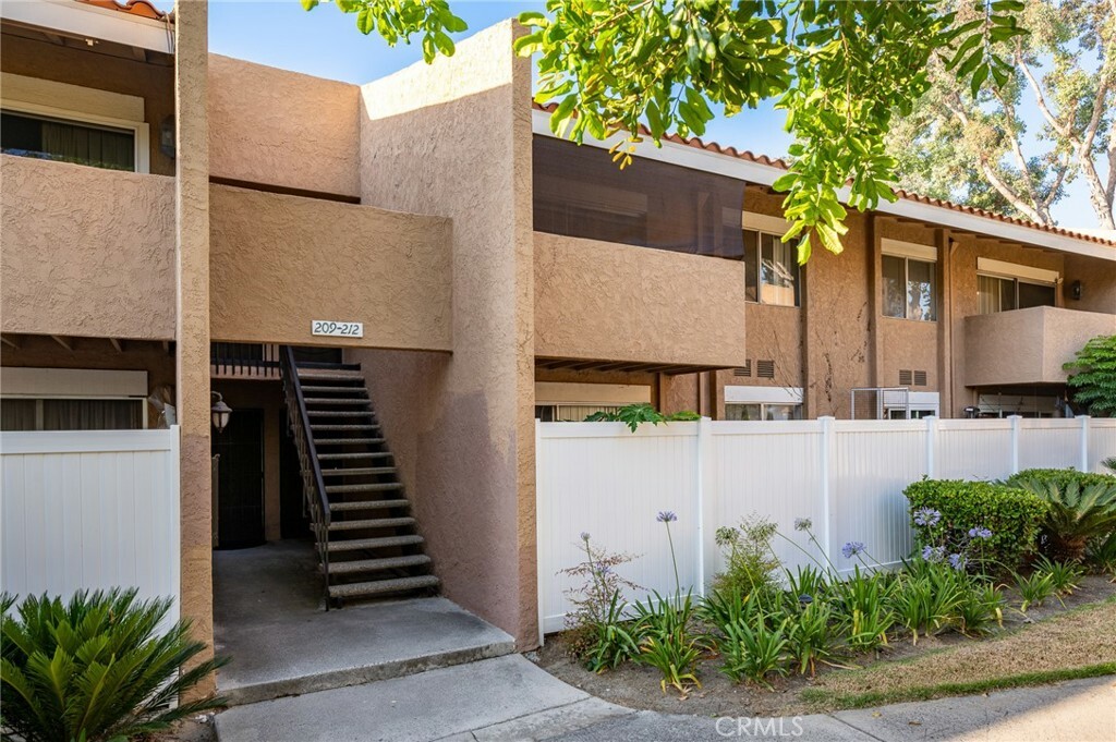 Property Photo:  1101 W Macarthur Boulevard 212  CA 92707 