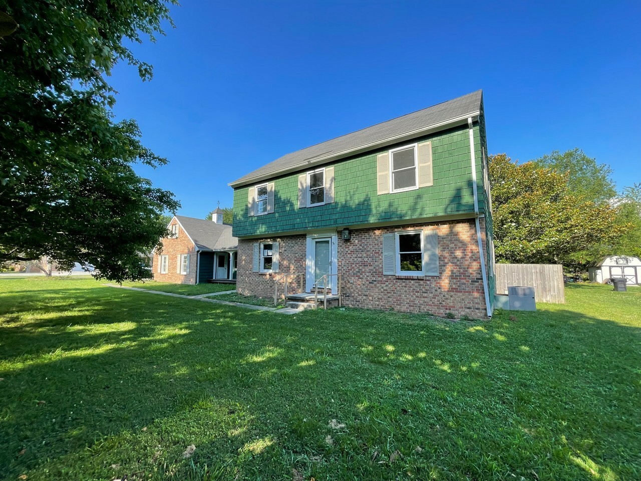 Property Photo: 1204 Country Club Dr TN 37388