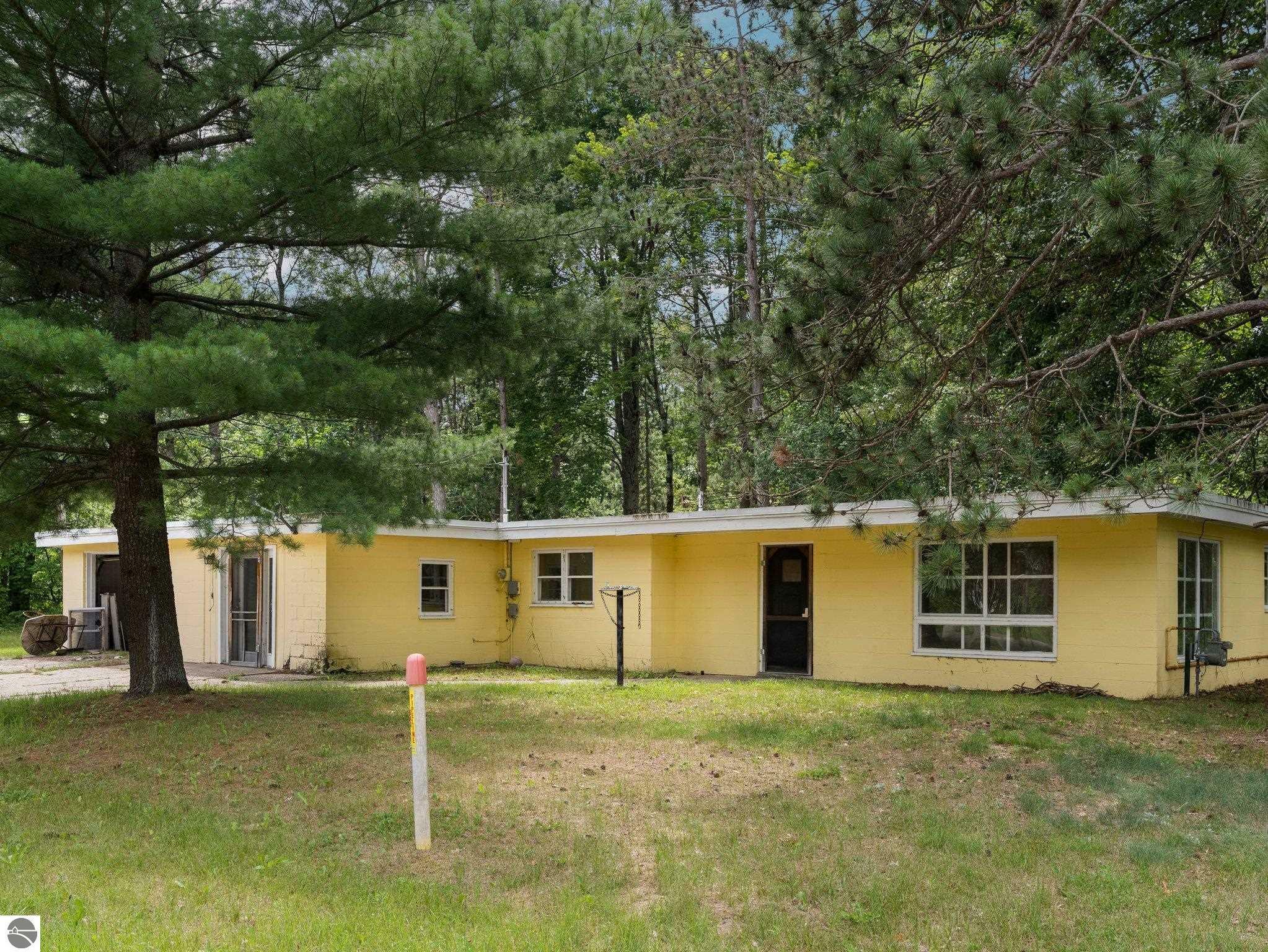 Property Photo:  6060 S Seeley Road 6060 S 49 Road  MI 49601 