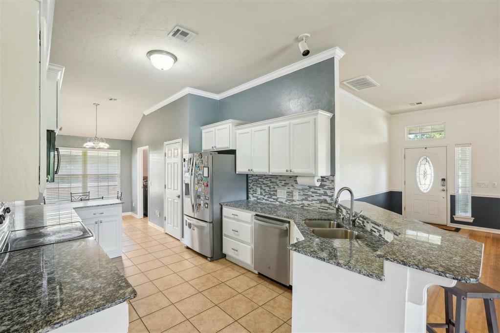 Property Photo:  7908 Woodbend Lane  OK 73135 