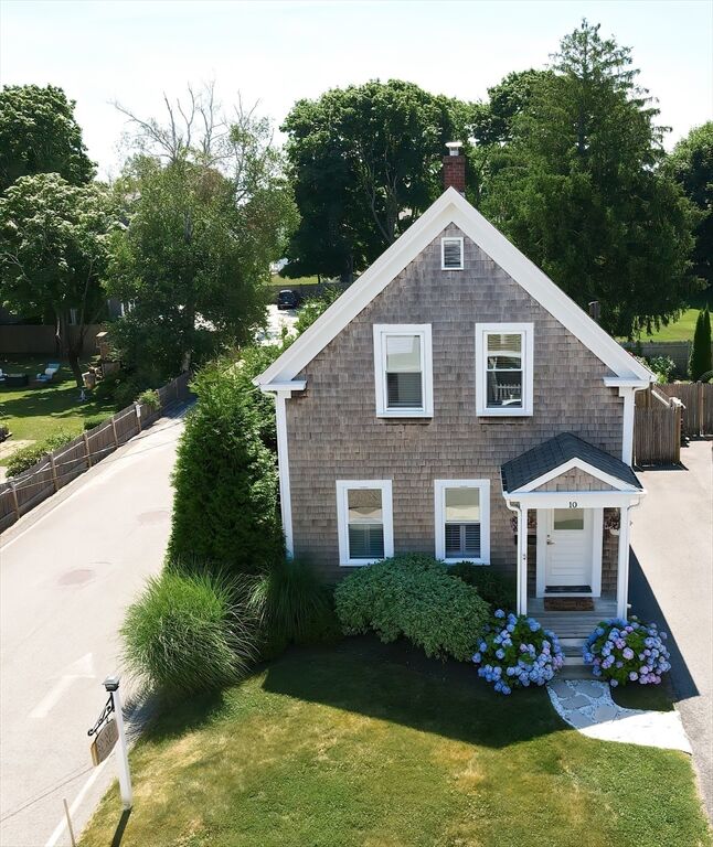 Property Photo: 10 Hamilton St 10 MA 02360