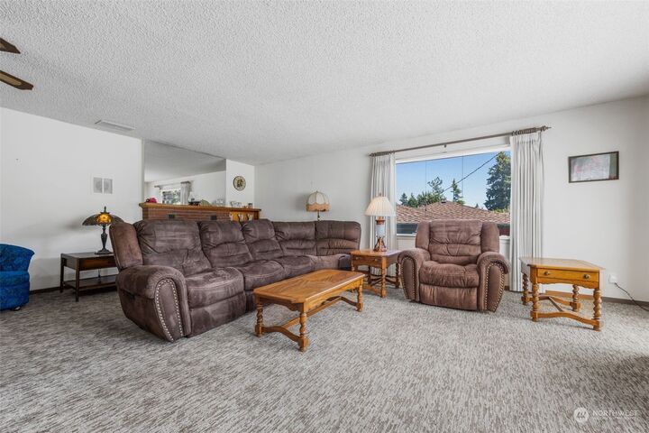 Property Photo: 111 74th Street SE WA 98203