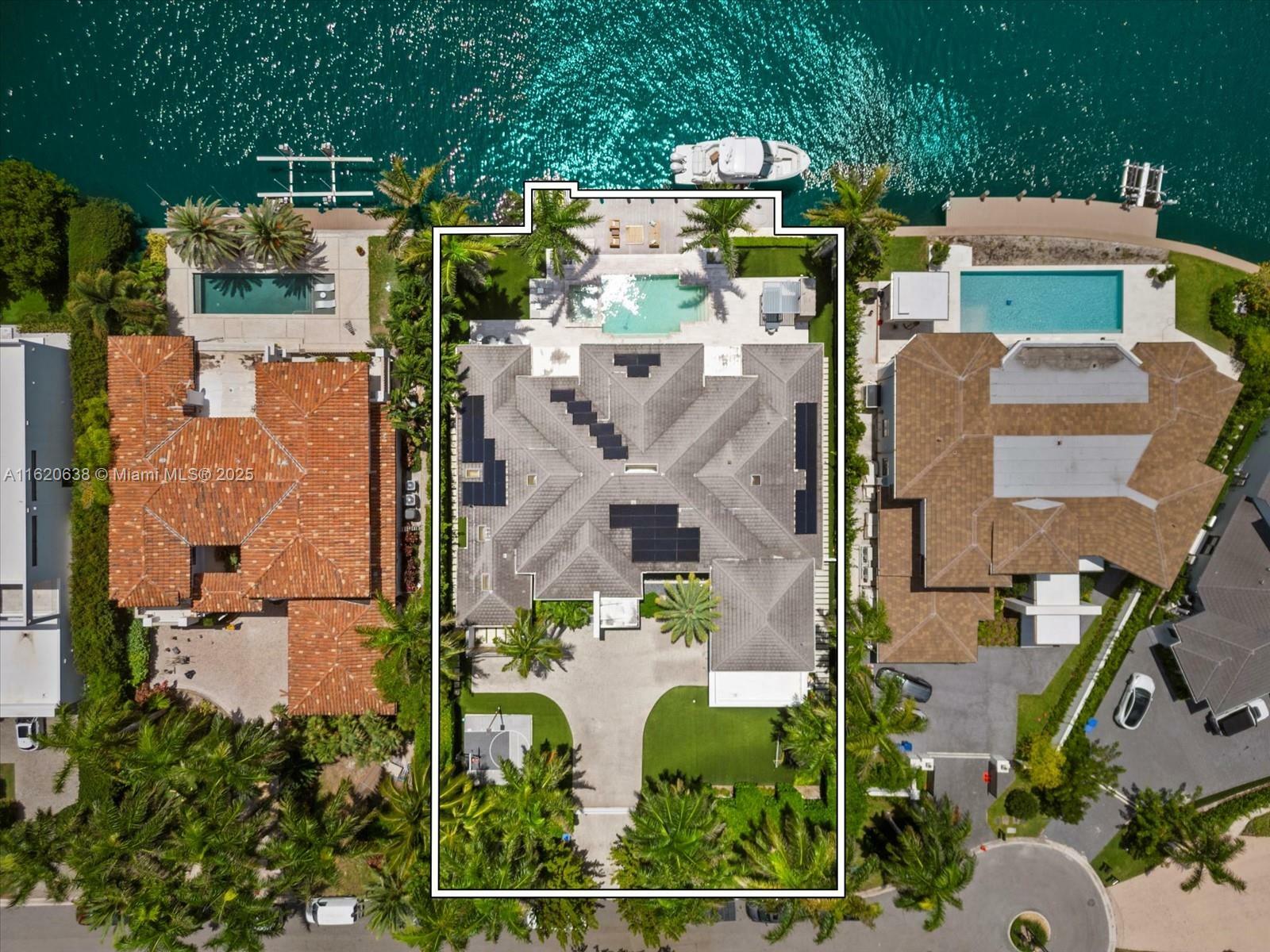 Property Photo:  224 S Island Is  FL 33160 