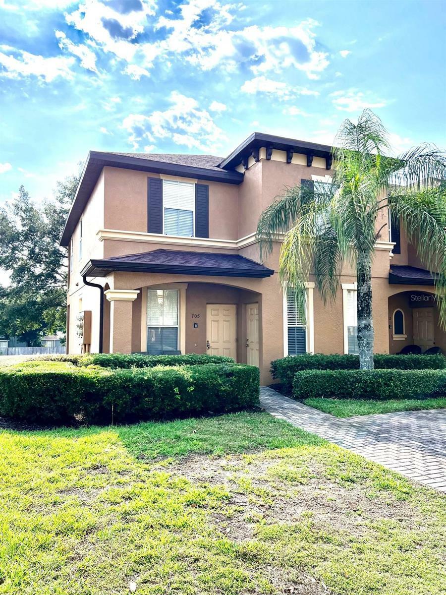 Property Photo:  705 La Mirage Street  FL 33897 