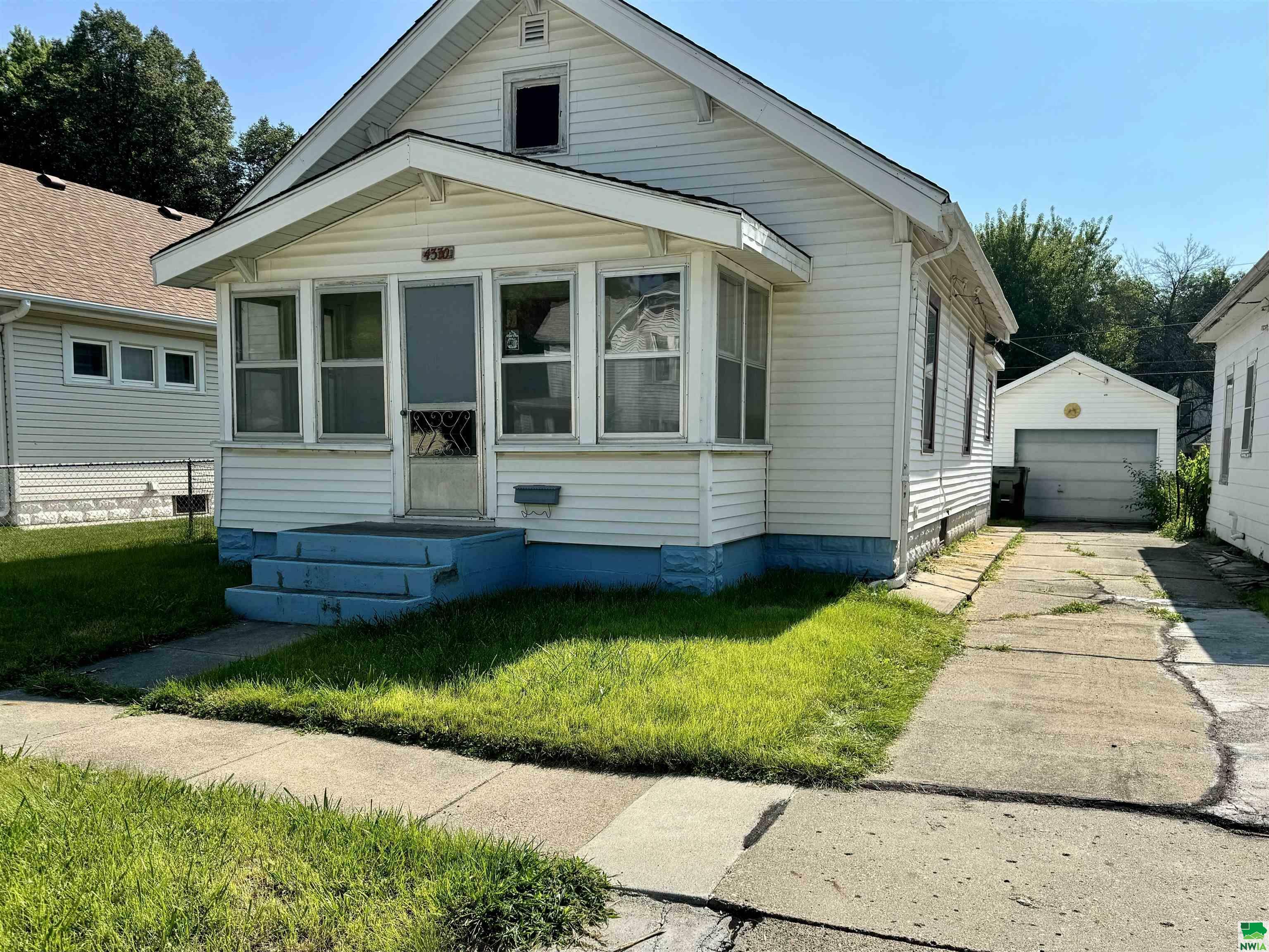 4330 Polk Street  Sioux City IA 51108 photo