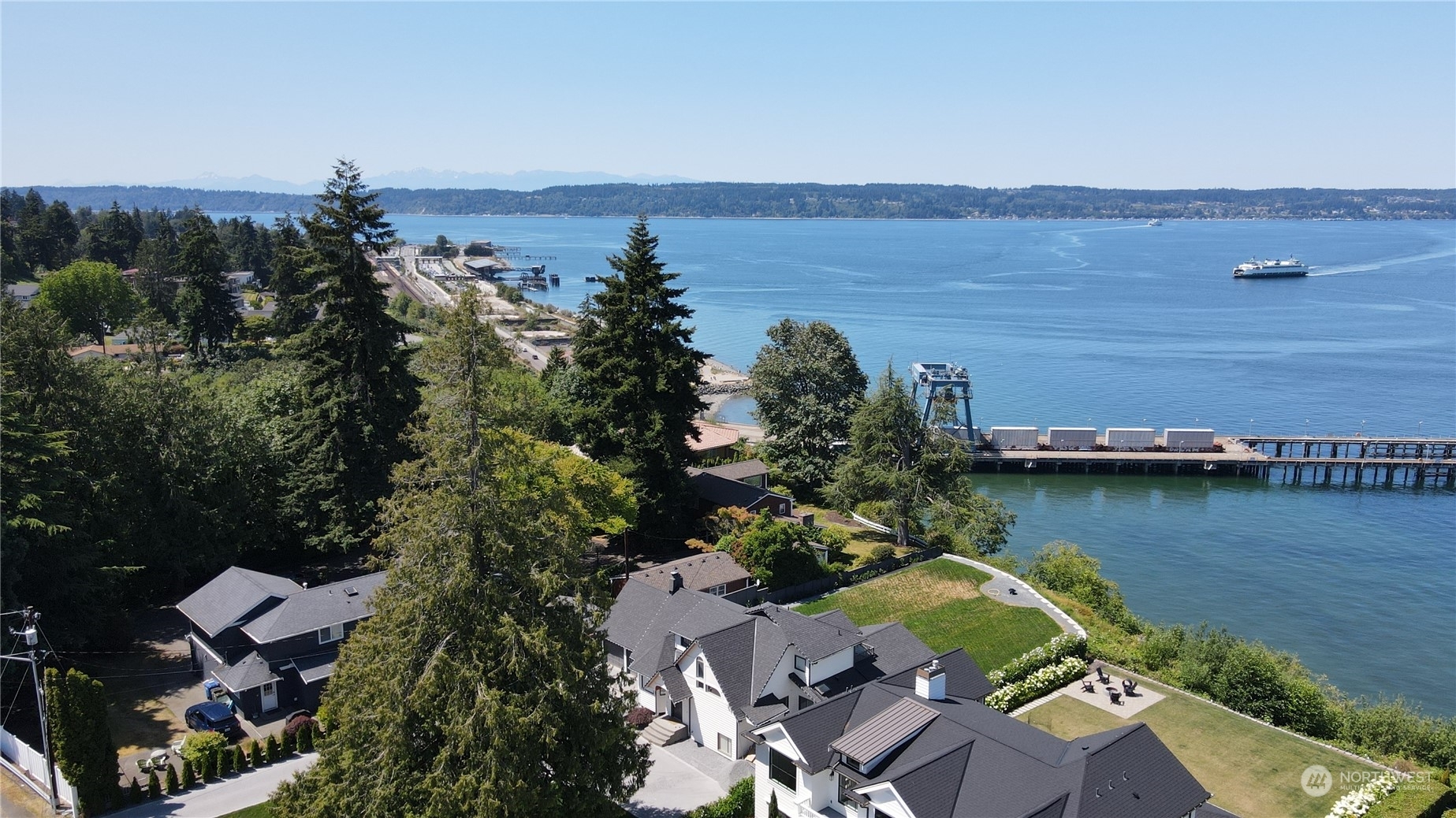 Property Photo:  3710 W Mukilteo Boulevard B  WA 98203 