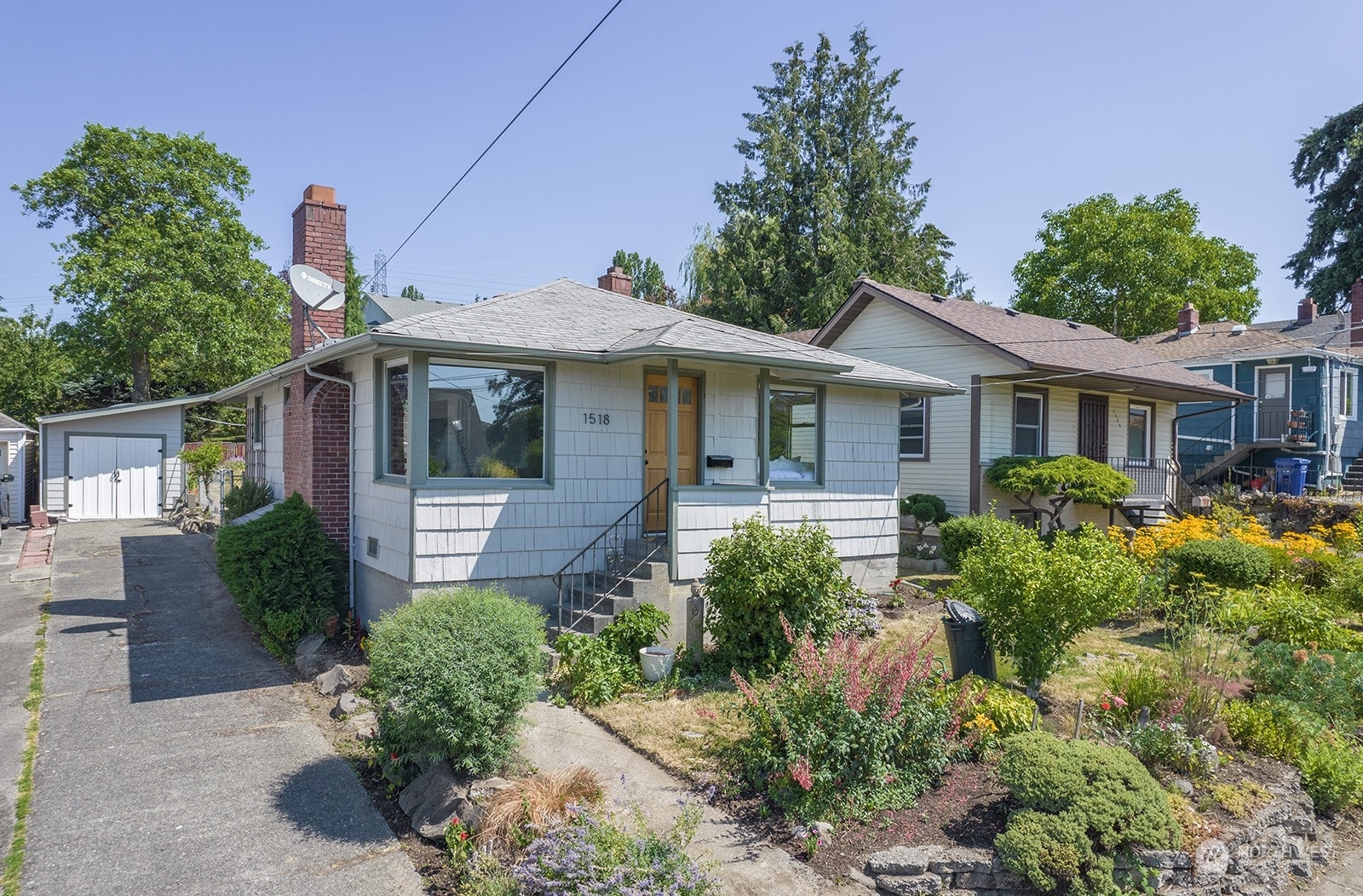 Property Photo:  1518 S Shelton Street  WA 98108 