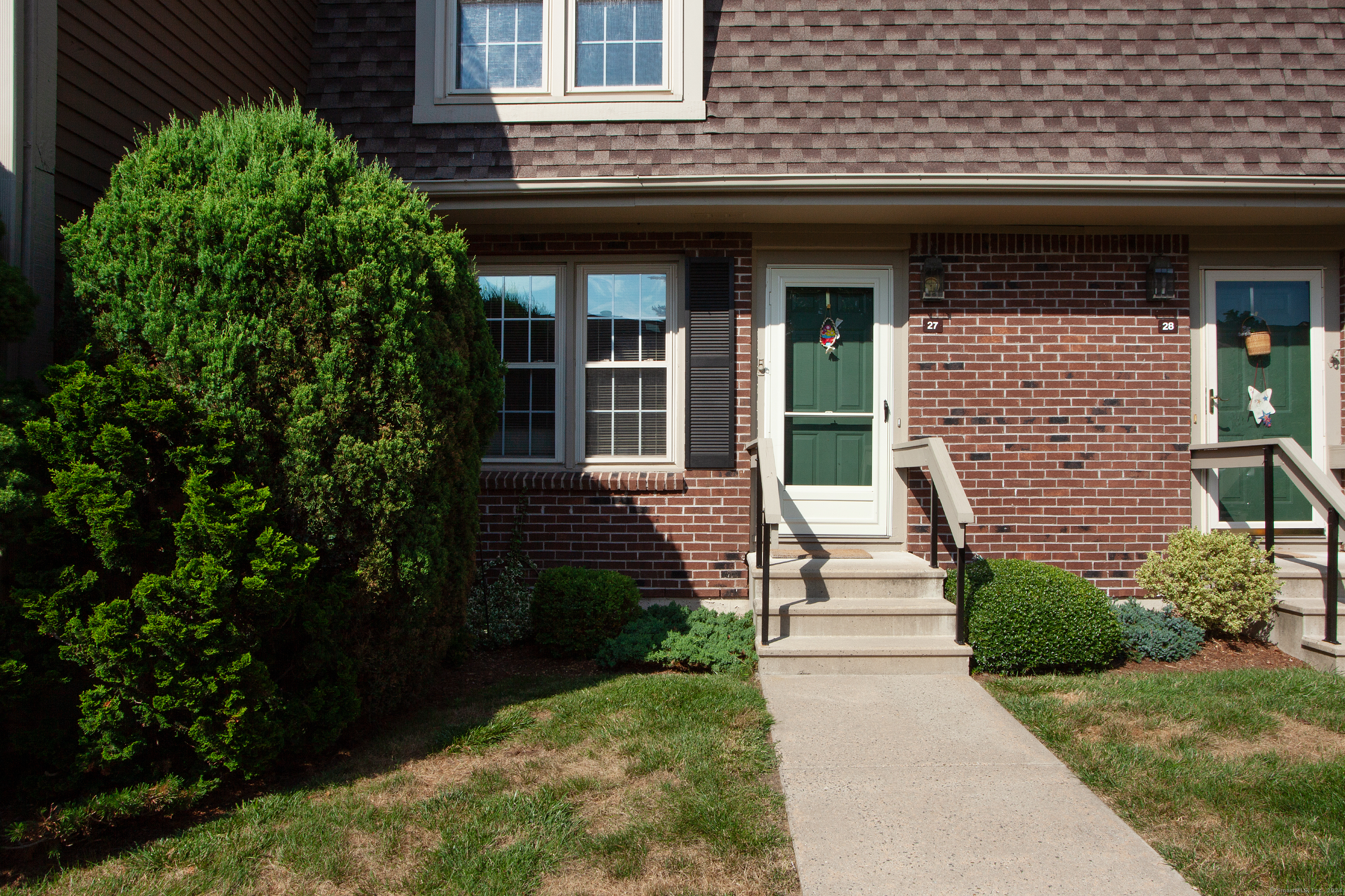 Property Photo:  27 Newberry Lane 27  CT 06033 