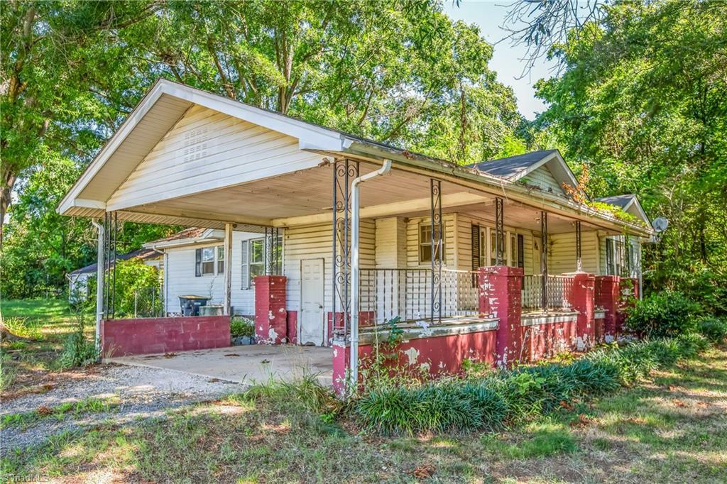 Property Photo:  1441 N Main Street  NC 27239 