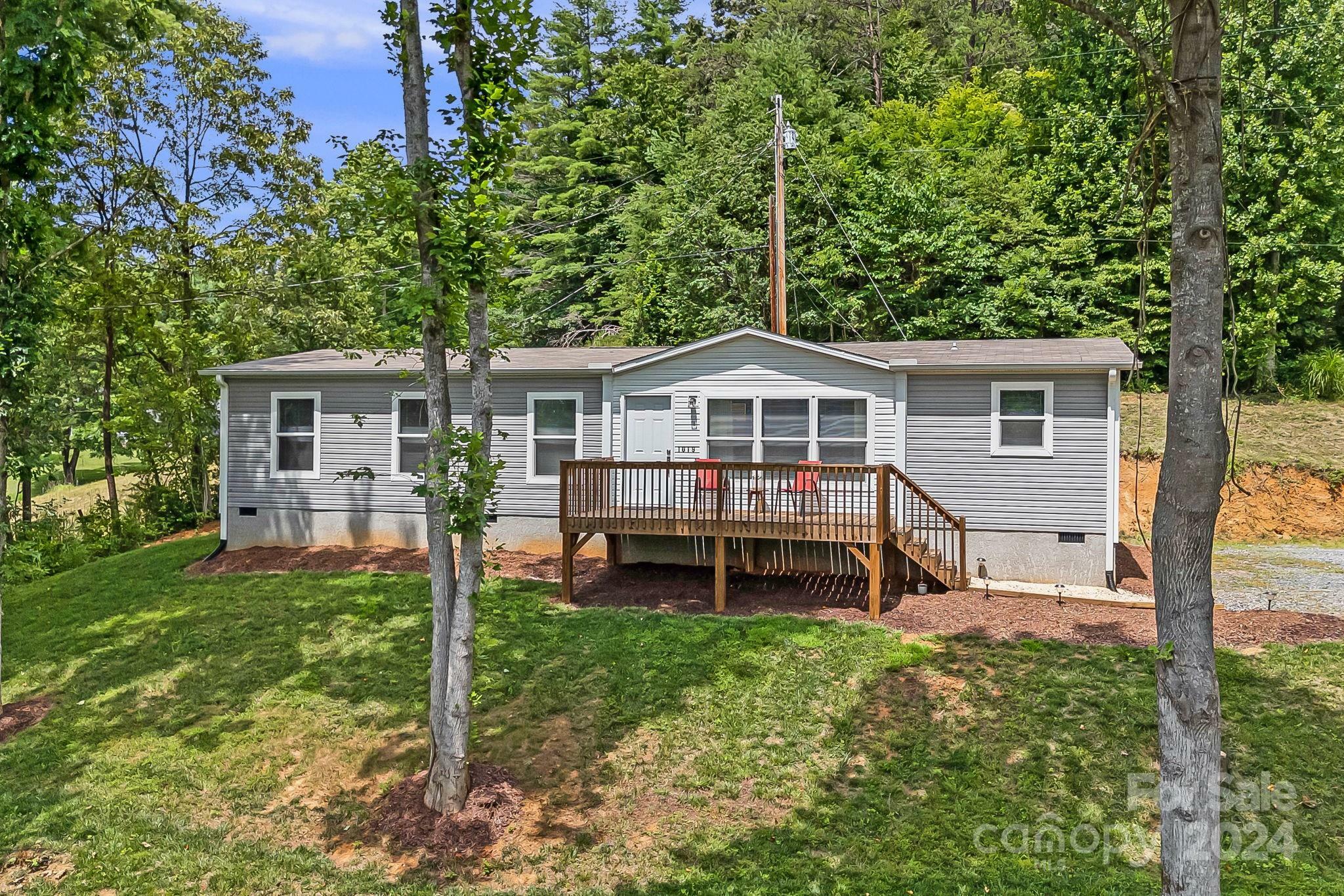 Property Photo:  1019 E Calvin Edney Road  NC 28754 