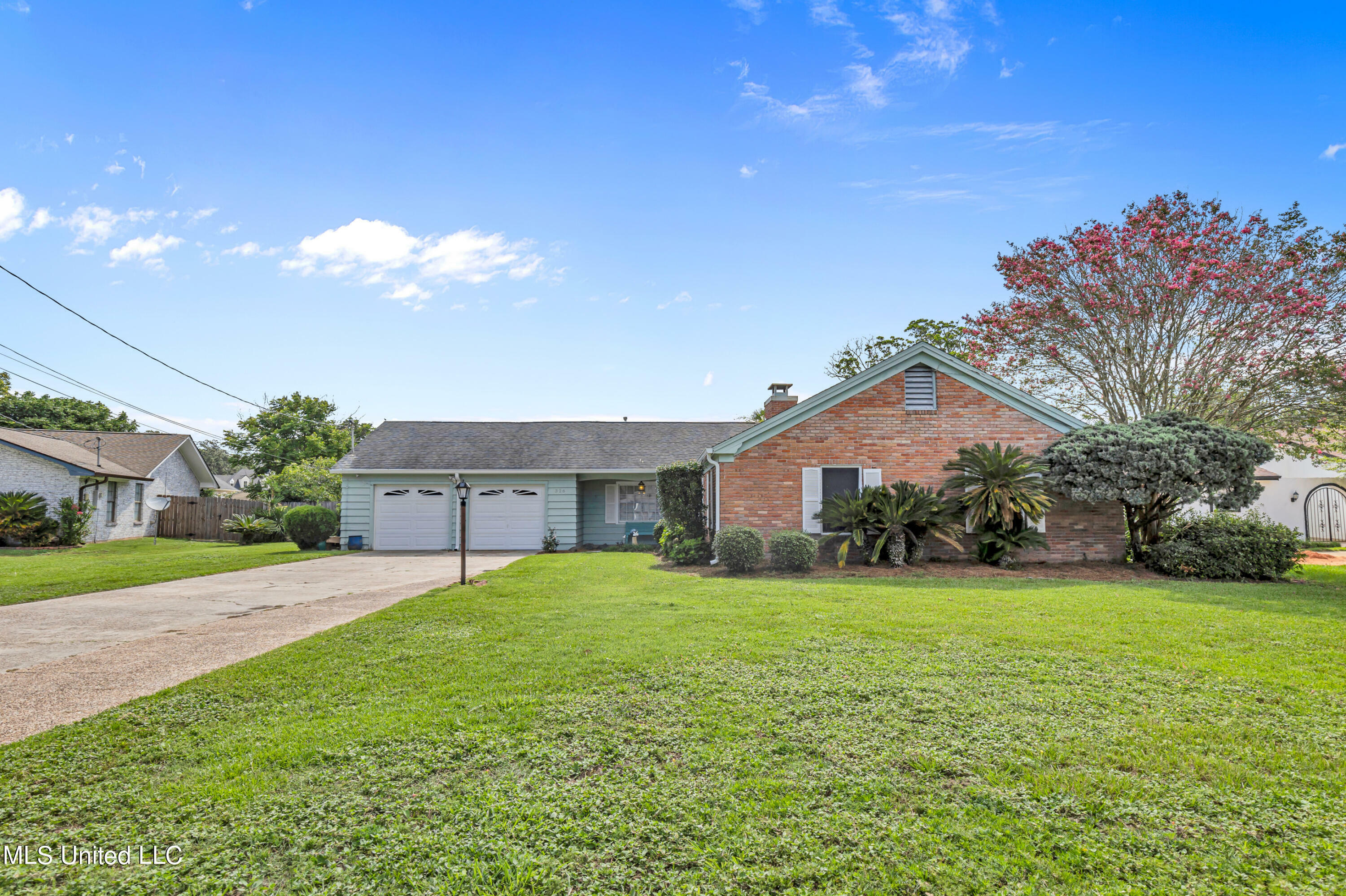 Property Photo:  326 Eastview Drive  MS 39531 