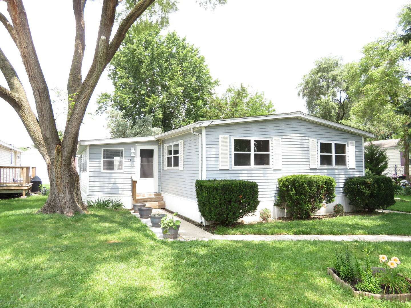 Property Photo:  13 Birch Street  IL 60447 