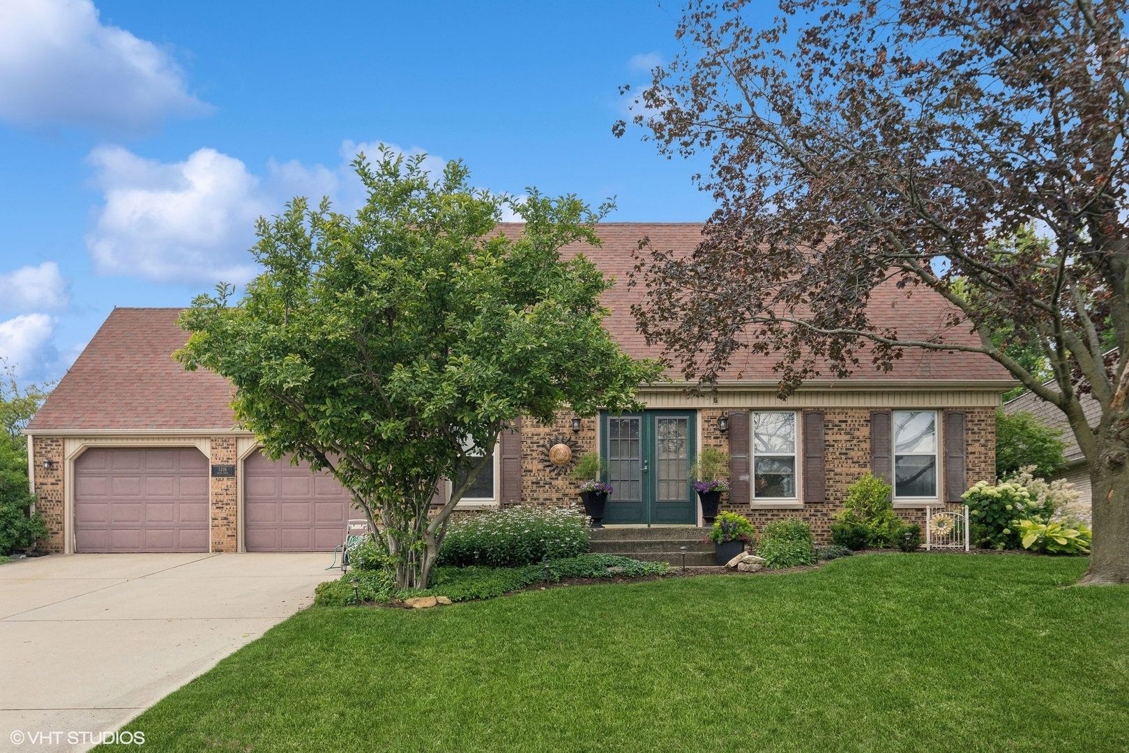 Property Photo:  1206 Illini Drive  IL 60441 