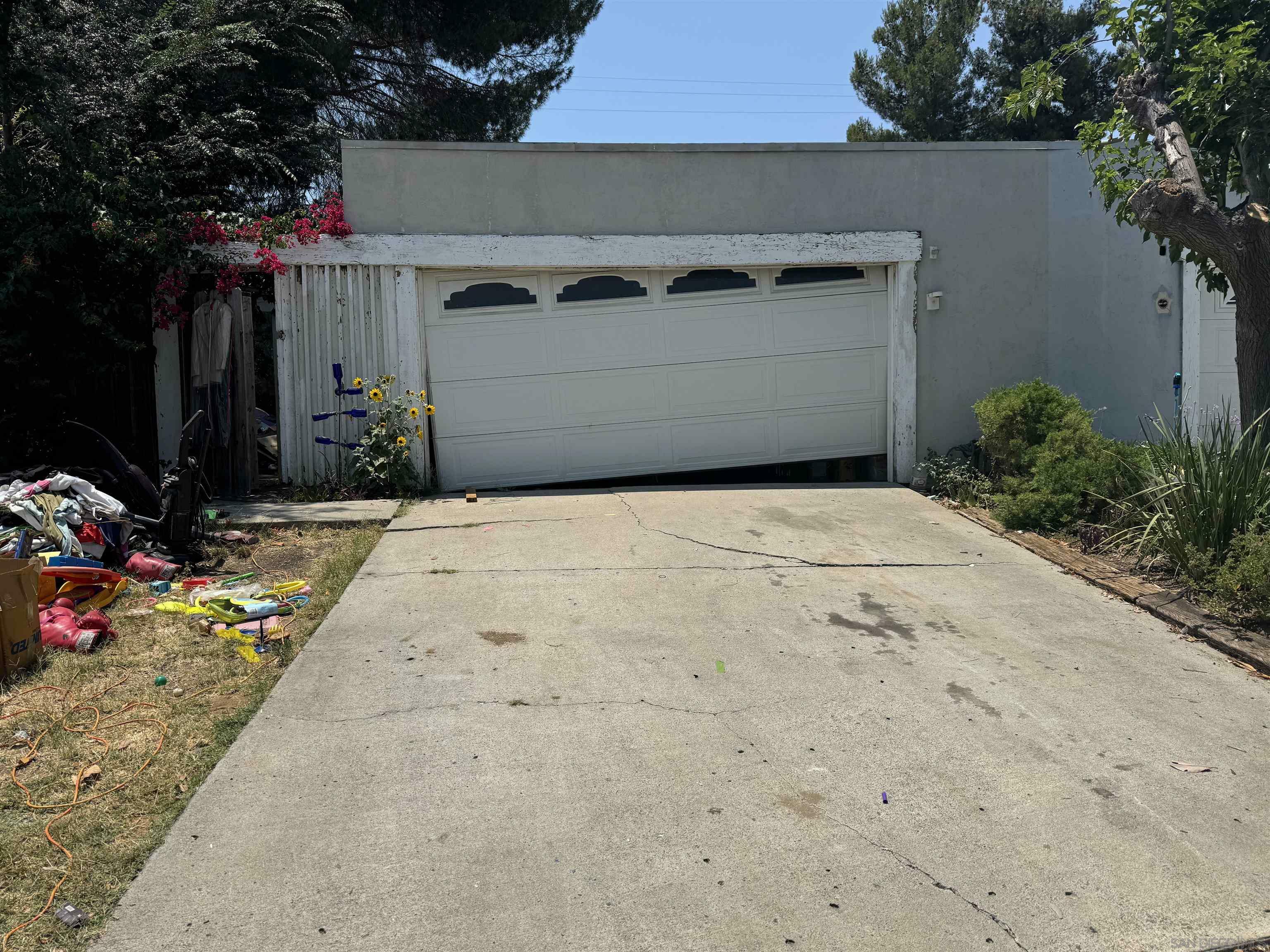 Property Photo:  13201 Saddle Ridge Road  CA 92040 