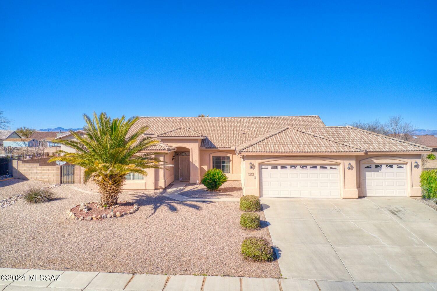 Property Photo:  2561 Montaro Drive  AZ 85650 