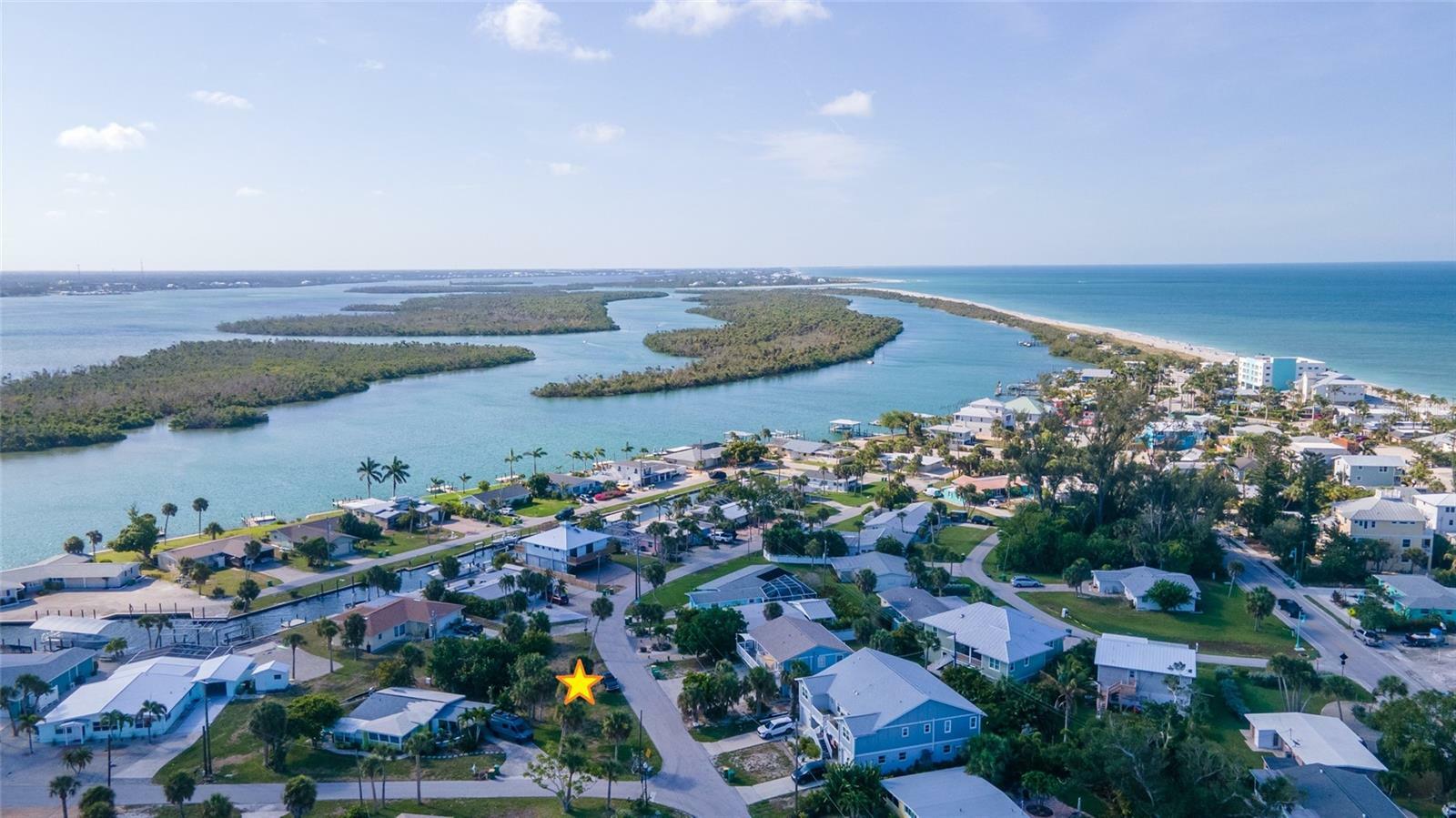 Property Photo: 1325 Holiday Drive FL 34223