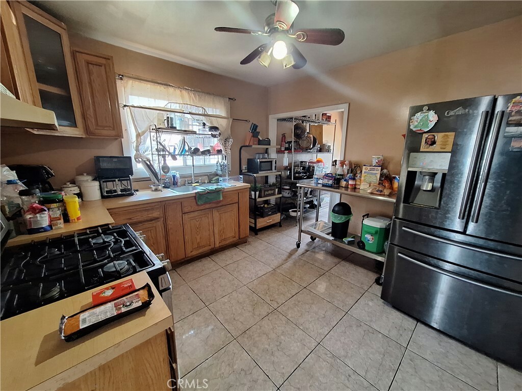 Property Photo:  157 W 71 Street  CA 90003 