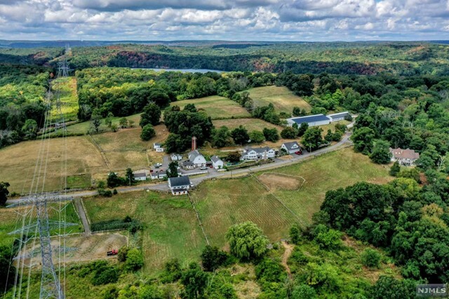 Property Photo:  11 Charlottesburg Road  NJ 07005 