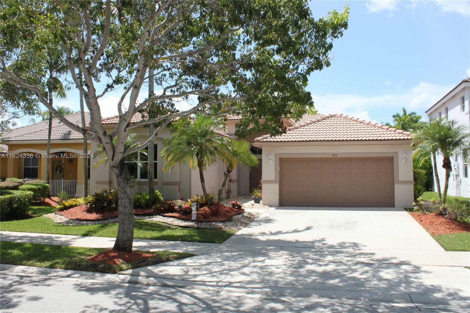 Property Photo:  855 Sunflower Cir 855  FL 33327 