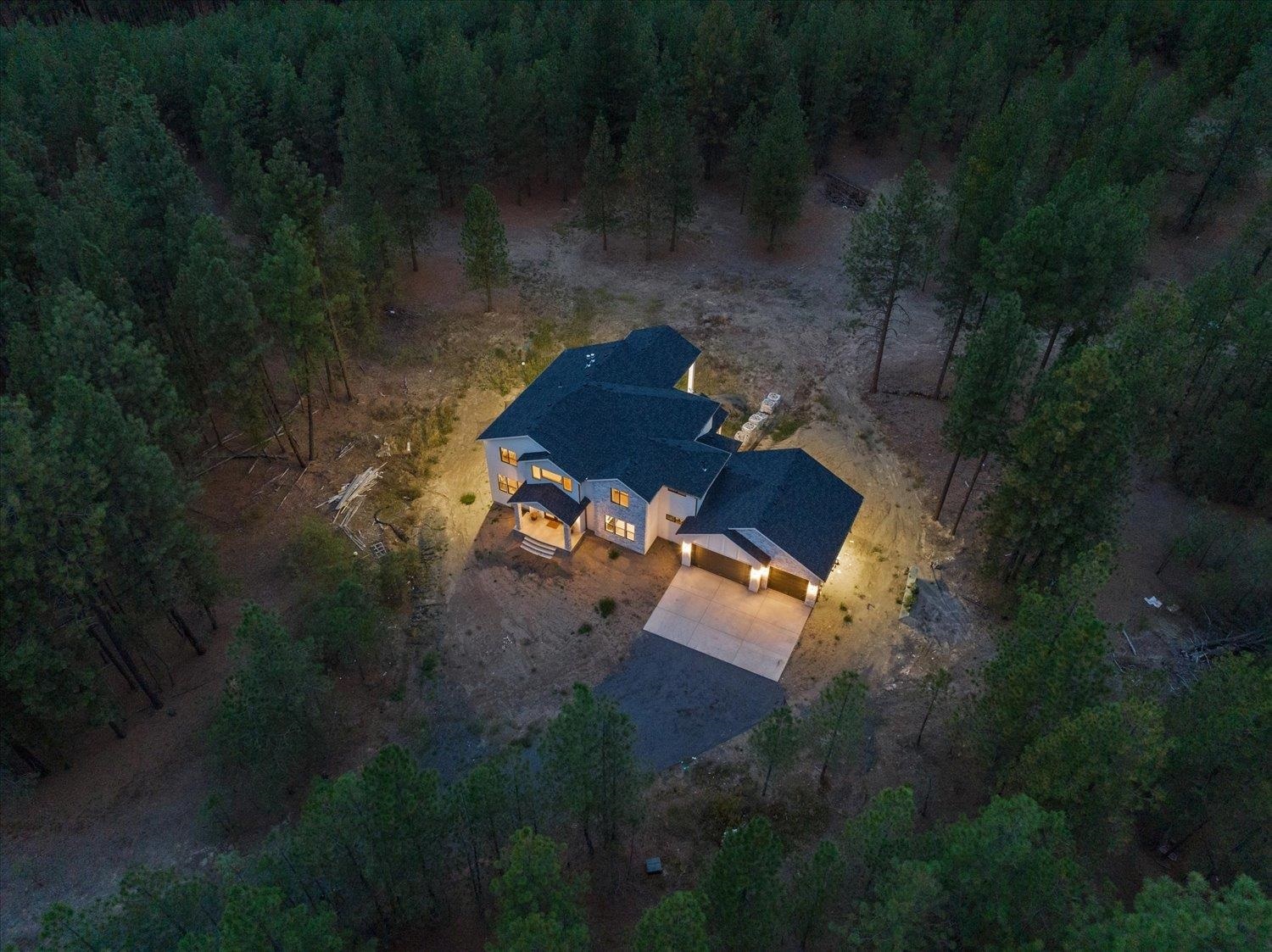 Property Photo:  228 N Wheatland Ln  WA 99022 