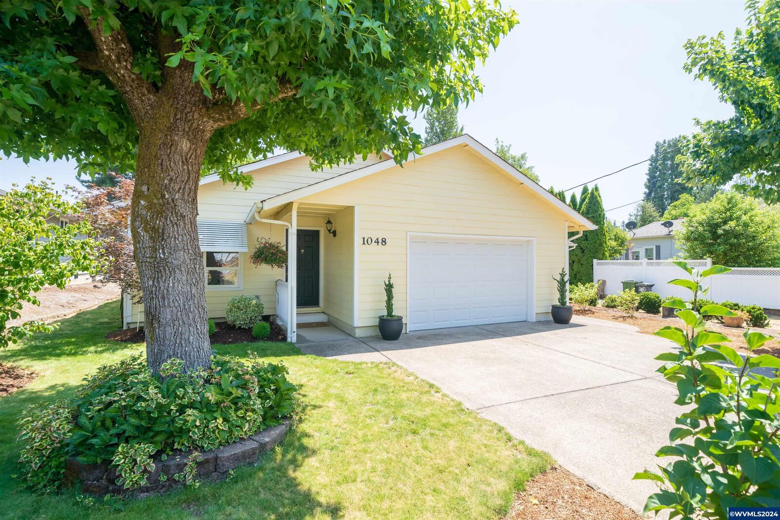 Property Photo:  1048 N 4th Av  OR 97383 