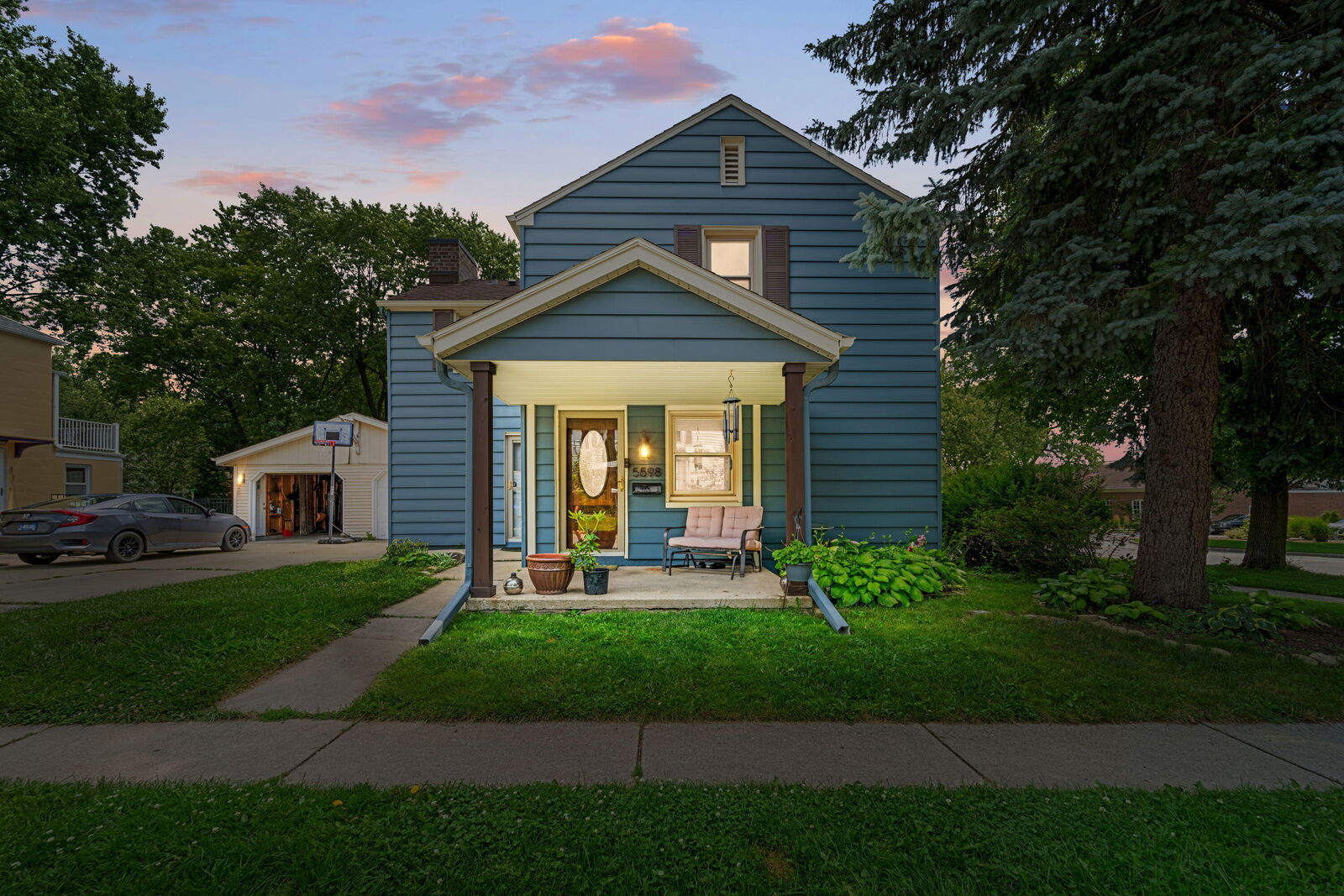 Property Photo:  5598 Angle Ln  WI 53129 