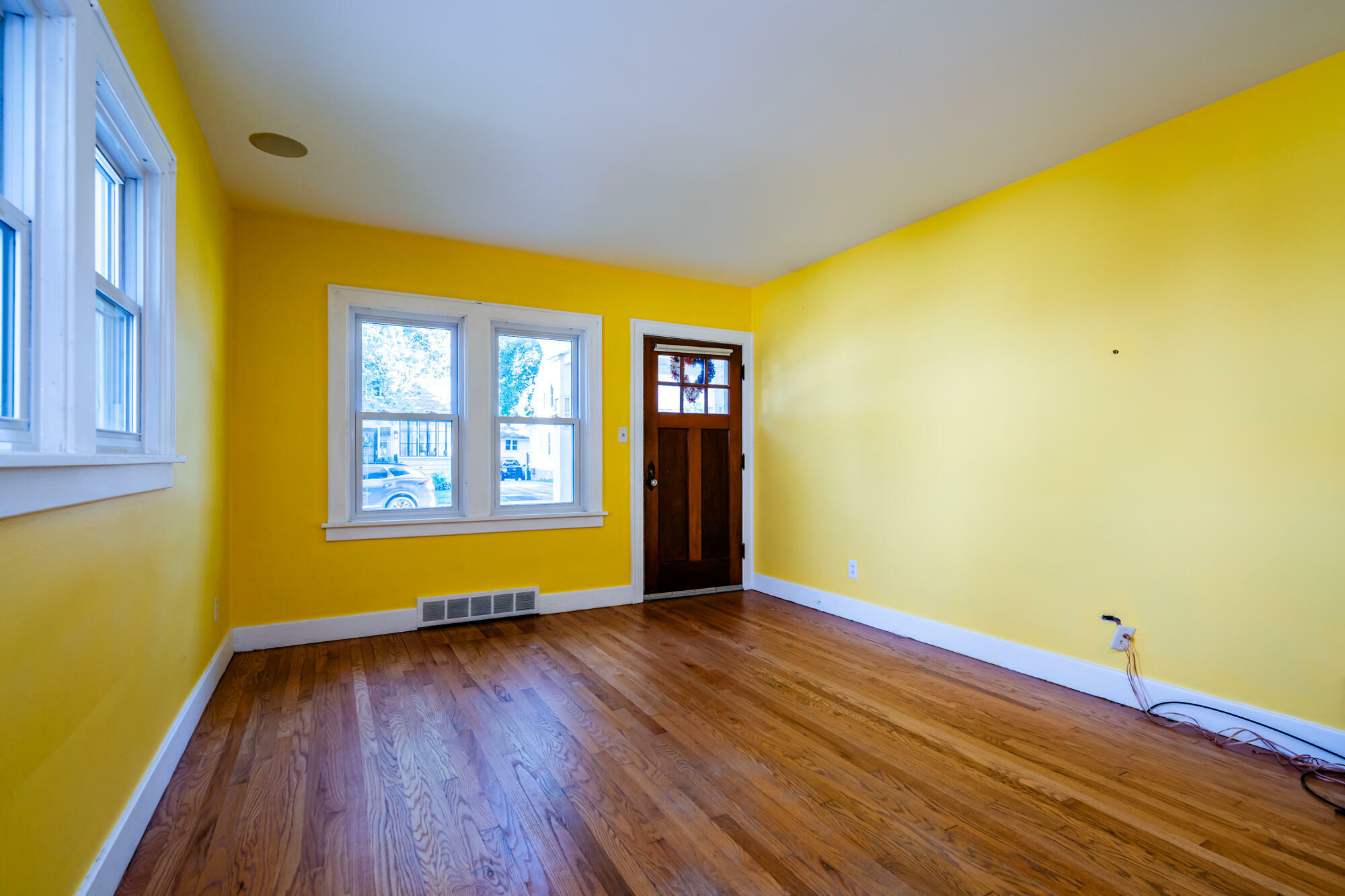 Property Photo:  1308 Wolcott Avenue  MI 49085 