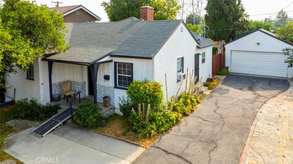 Property Photo:  8929 Geyser Avenue  CA 91324 