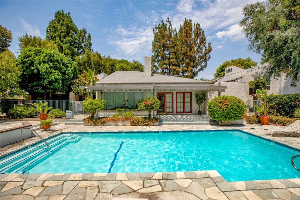 Property Photo:  20134 Leadwell Street 139  CA 91306 