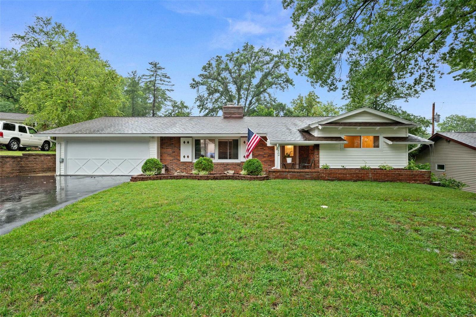 12 Montauk Court  St Louis MO 63146 photo