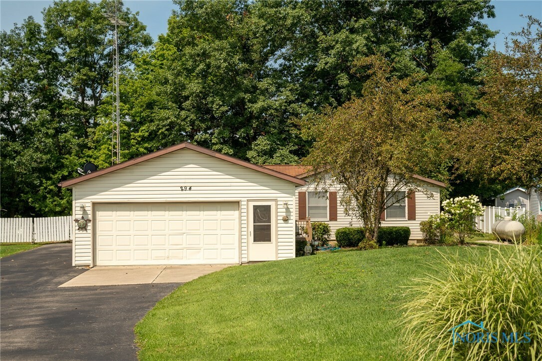 Property Photo:  294 Seneca Drive  OH 43543 