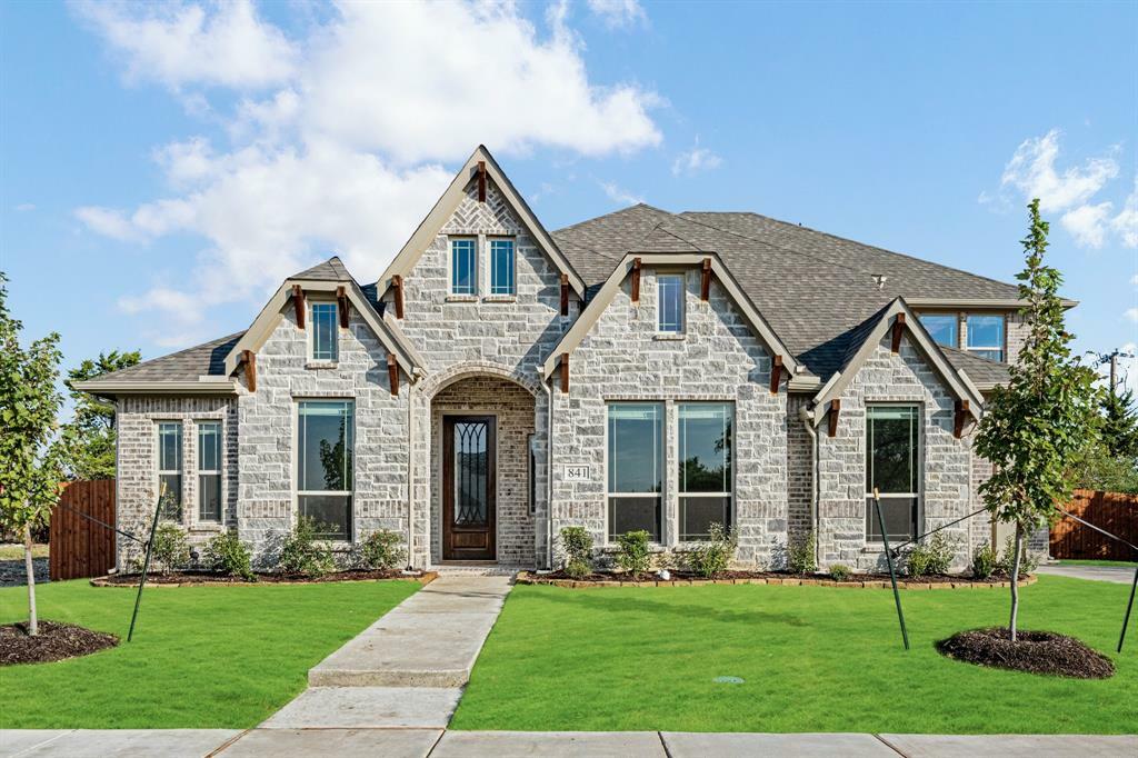 Property Photo: 841 Rusty Run Drive TX 76065