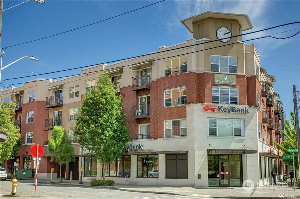 Property Photo:  413 NE 70th Street 312  WA 98115 