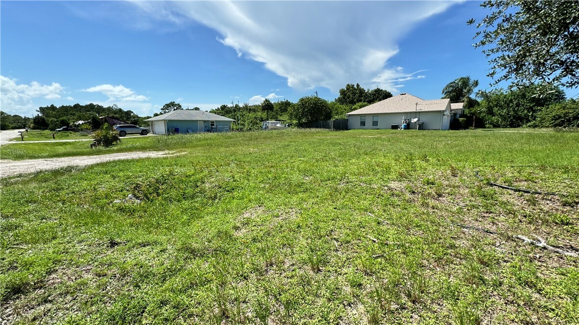 Property Photo:  8565 90th Avenue  FL 32967 