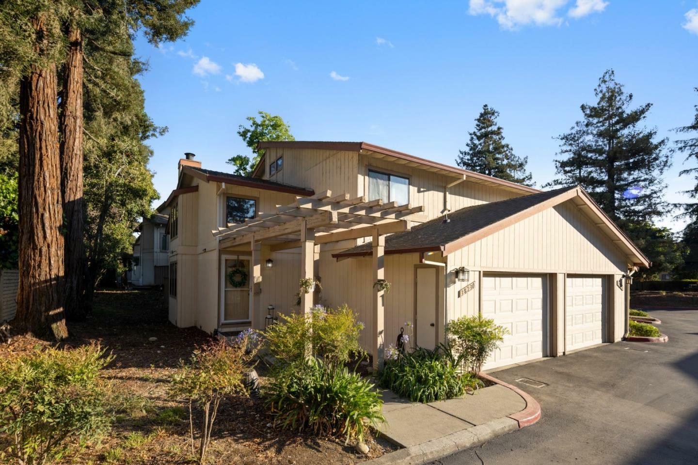 Property Photo:  38230 Redwood Terrace  CA 94536 