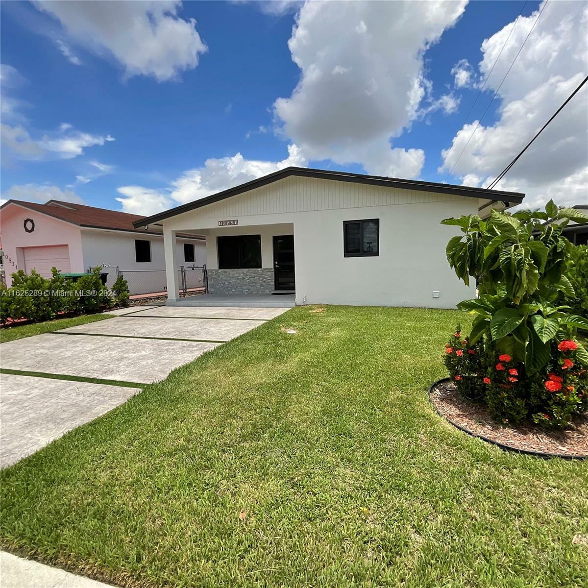 10521 SW 28th St 10521  Miami FL 33165 photo