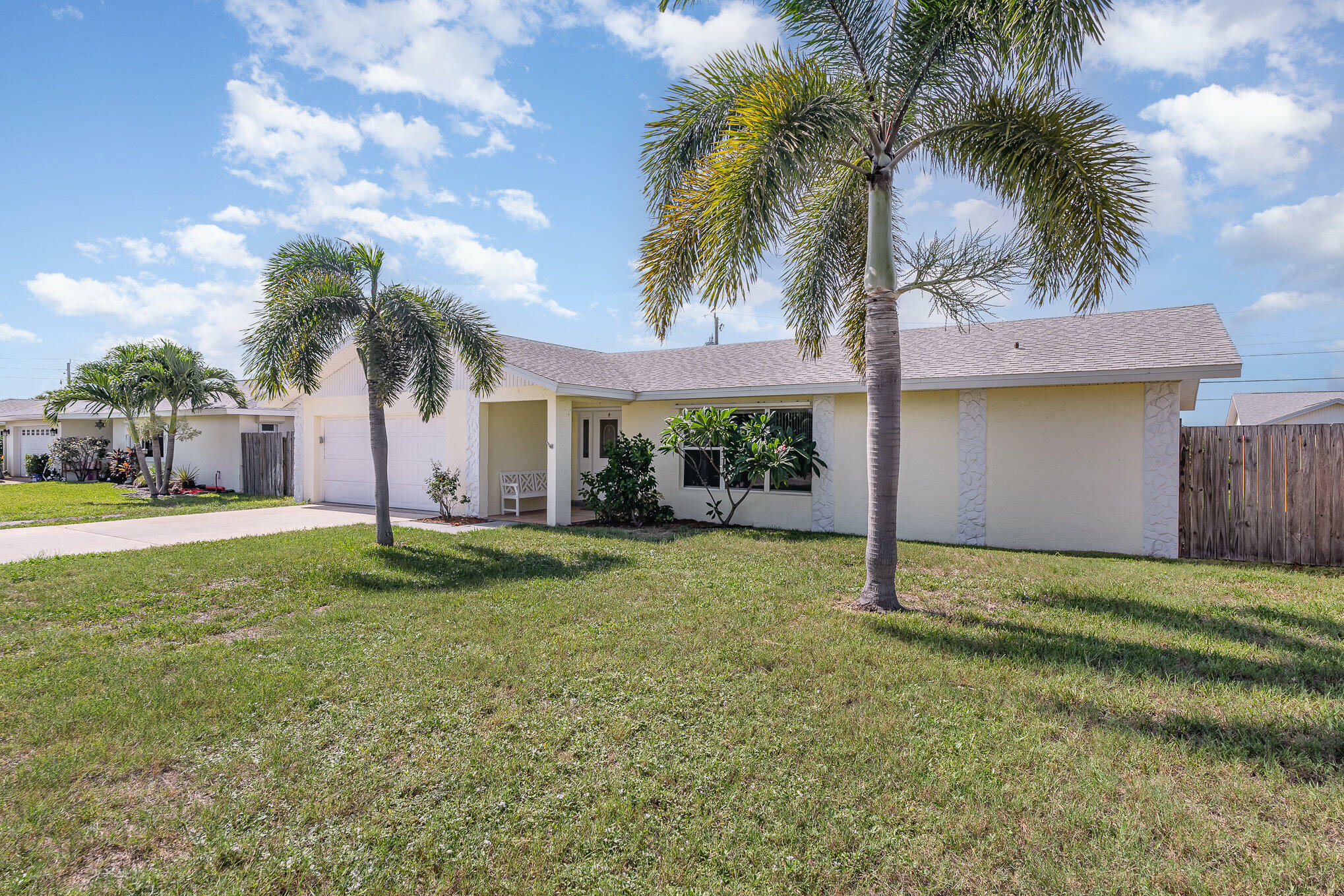 Property Photo:  372 Lee Avenue  FL 32937 