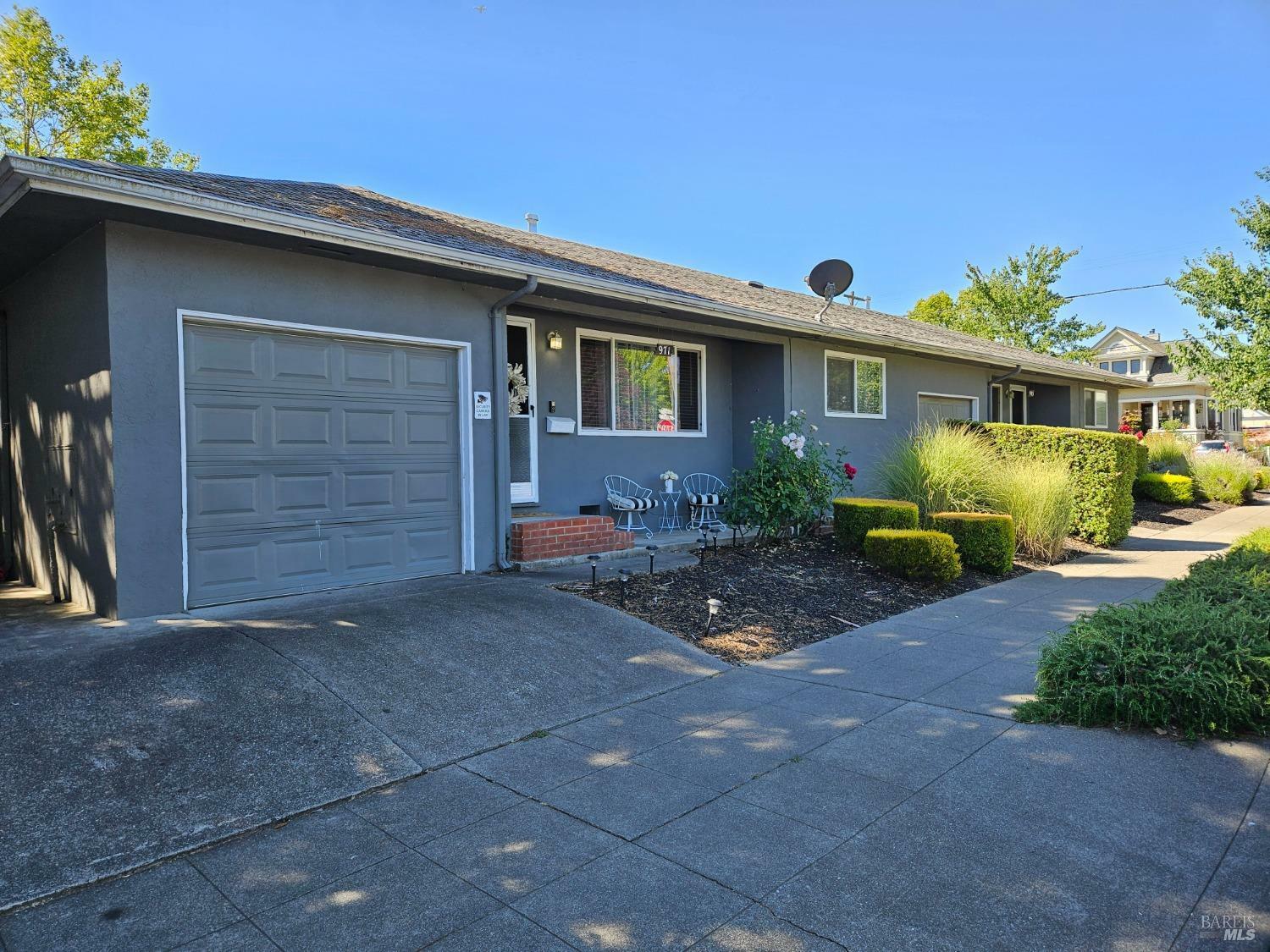 Property Photo:  971 983 Jackson Street  CA 94559 