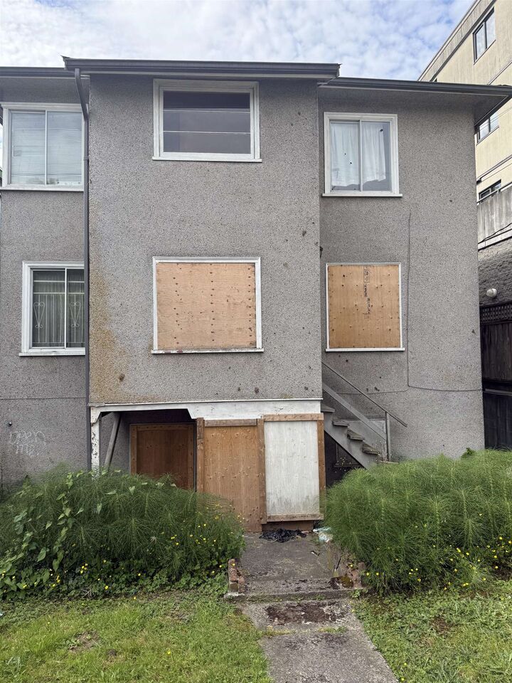 Property Photo: 1929 E Broadway BC V5N 1W4