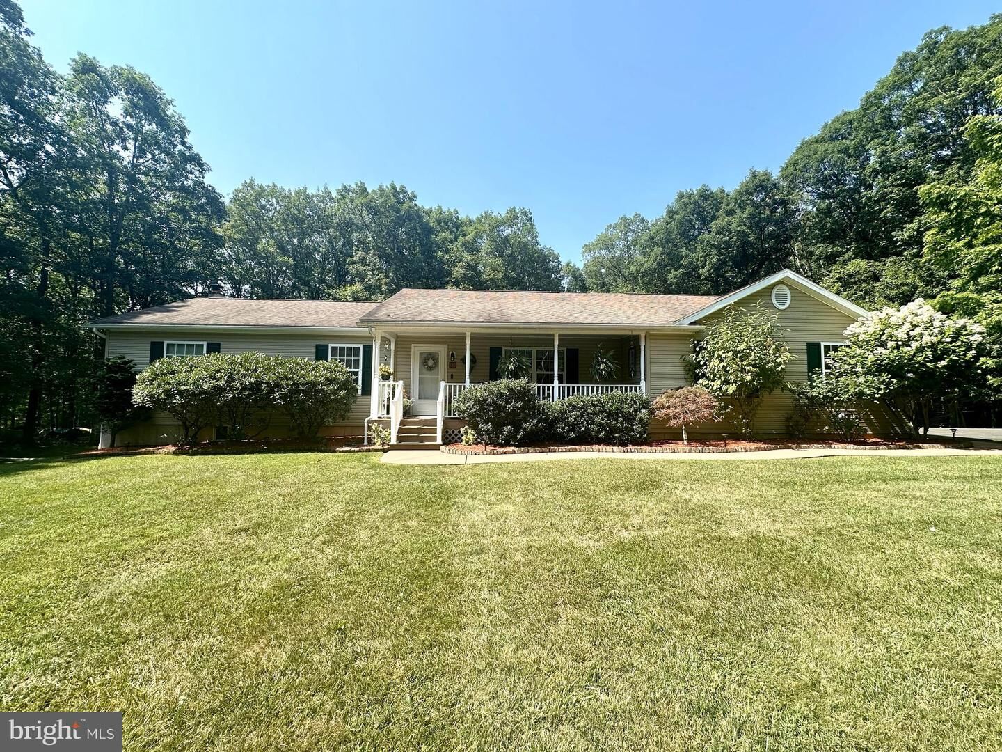 Property Photo:  685 Lake Drive  PA 18235 