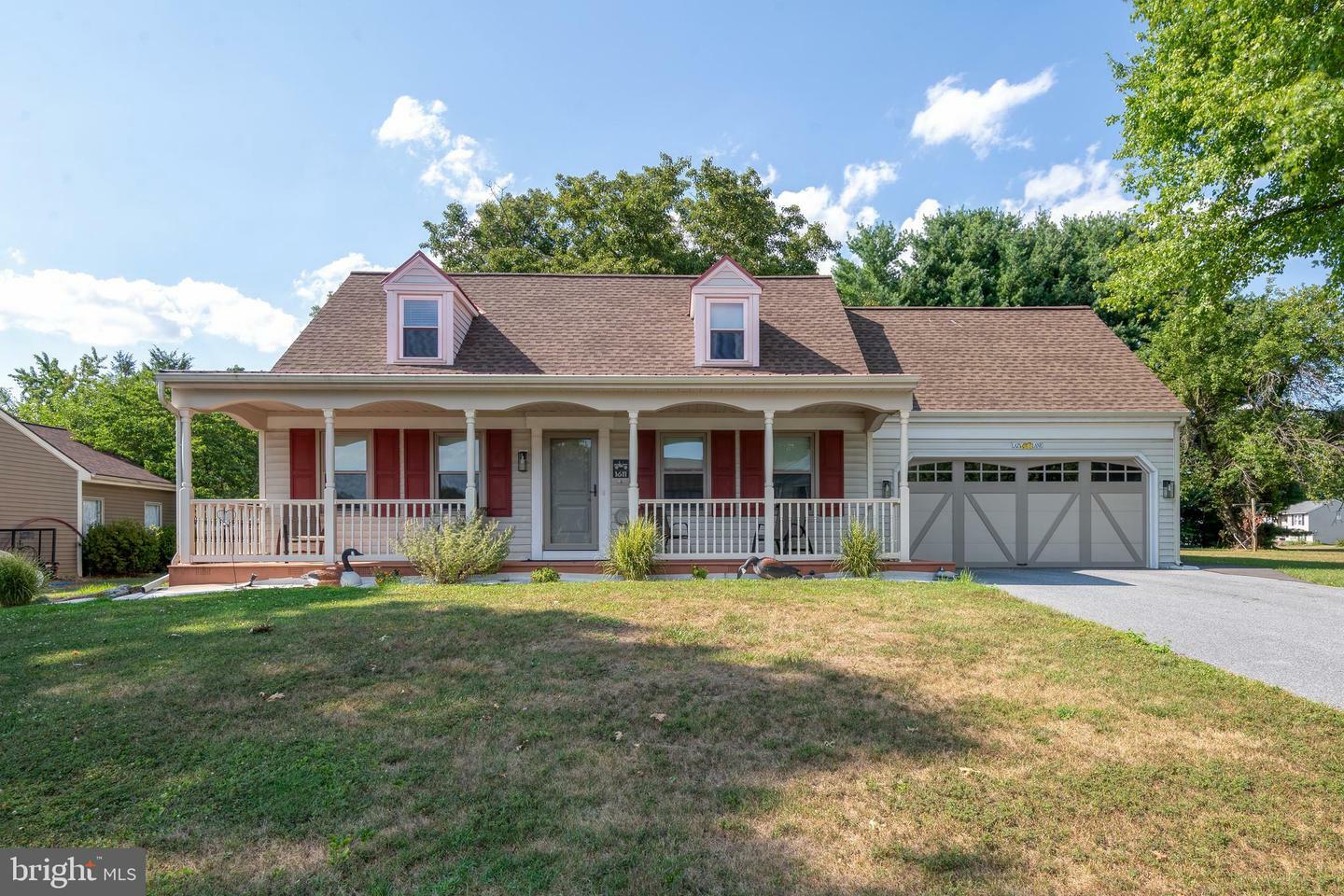 Property Photo:  1611 Kauffman Road  PA 17538 