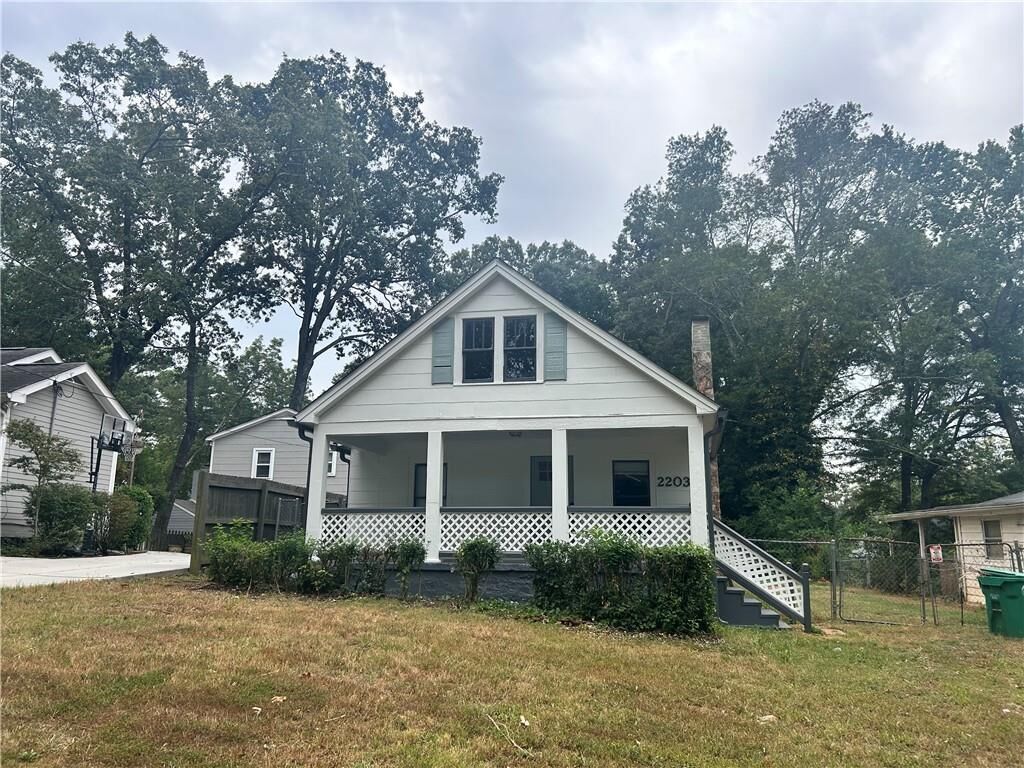 Property Photo: 2203 Hillcrest Avenue GA 30032