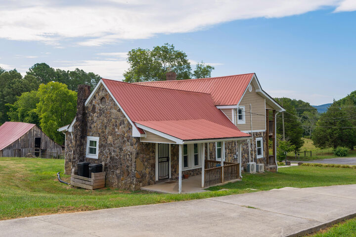 Property Photo: 930 Kensington Road GA 30707