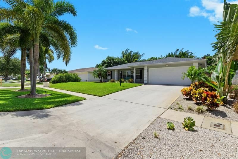 Property Photo:  2358 Gabriel Ln  FL 33406 