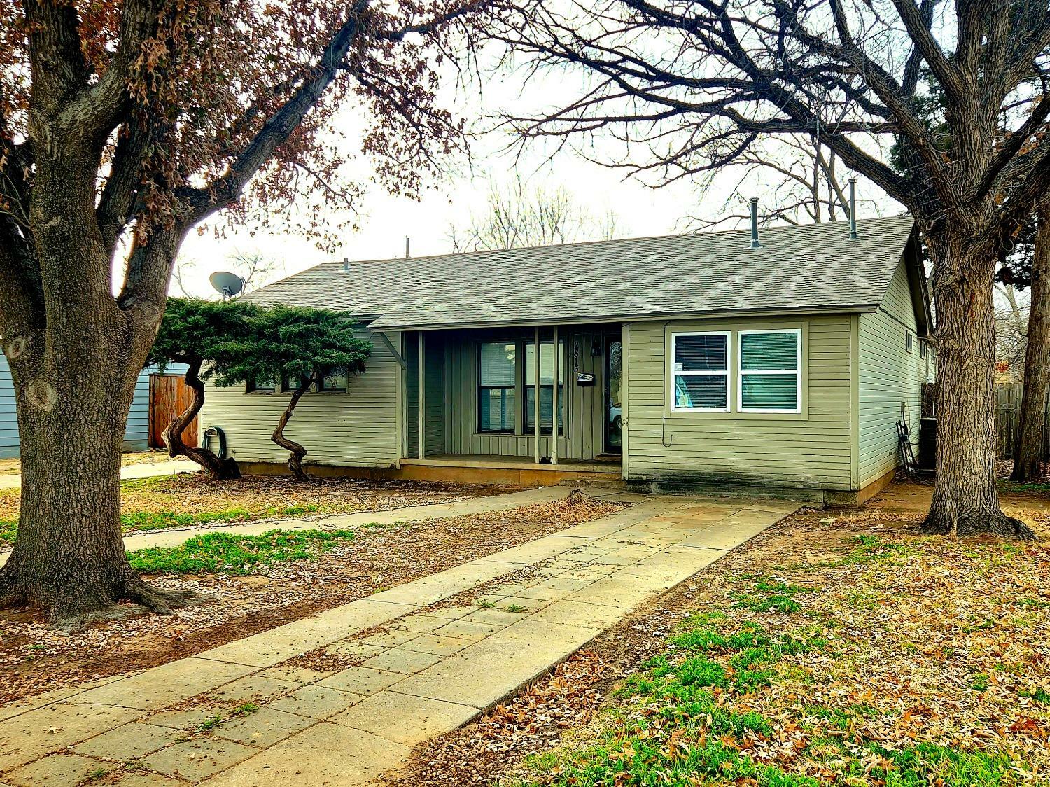 2813 32nd Street  Lubbock TX 79410 photo