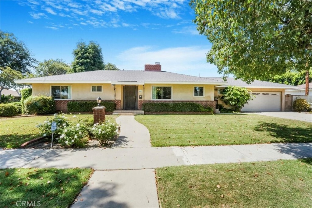 Property Photo:  1265 E Live Oak Drive  CA 92805 