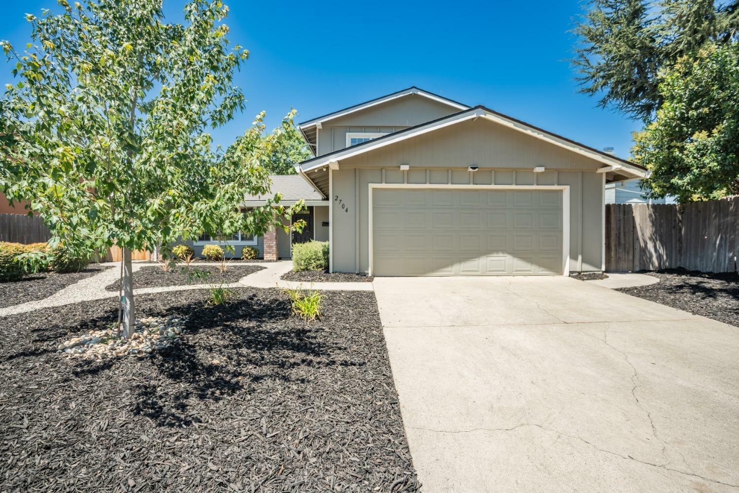 Property Photo:  2704 Del Oro Court  CA 95826 