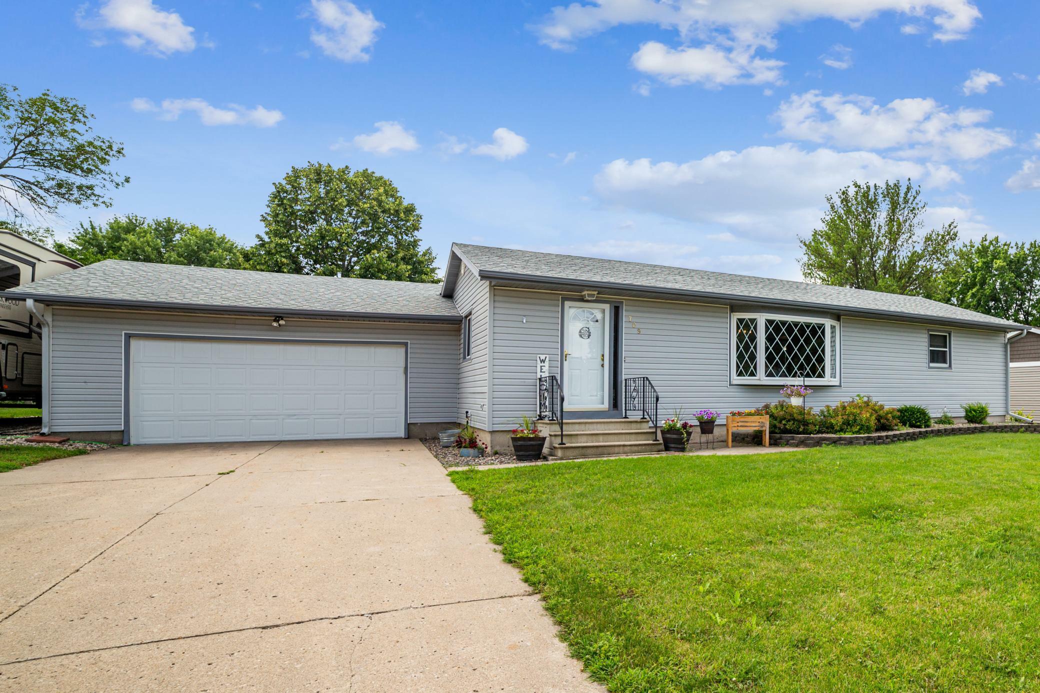 Property Photo:  709 W 5th Street  MN 55396 