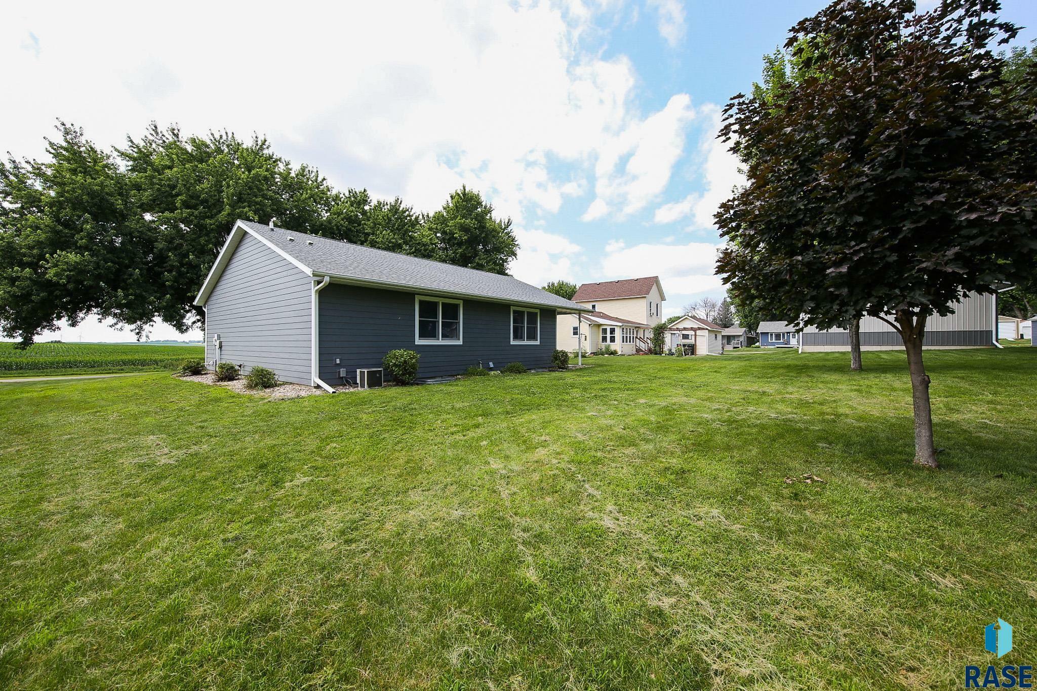 Property Photo:  406 S 3rd St  MN 56116 